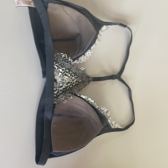Brand new Victoria’s Secret bralette - Picture 2 of 4